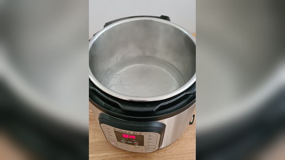 can slow cooker boil water.jpg