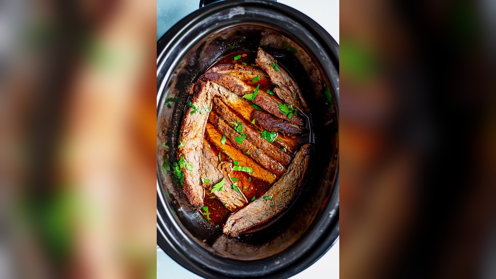 can you cook steak in a slow cooker.jpg
