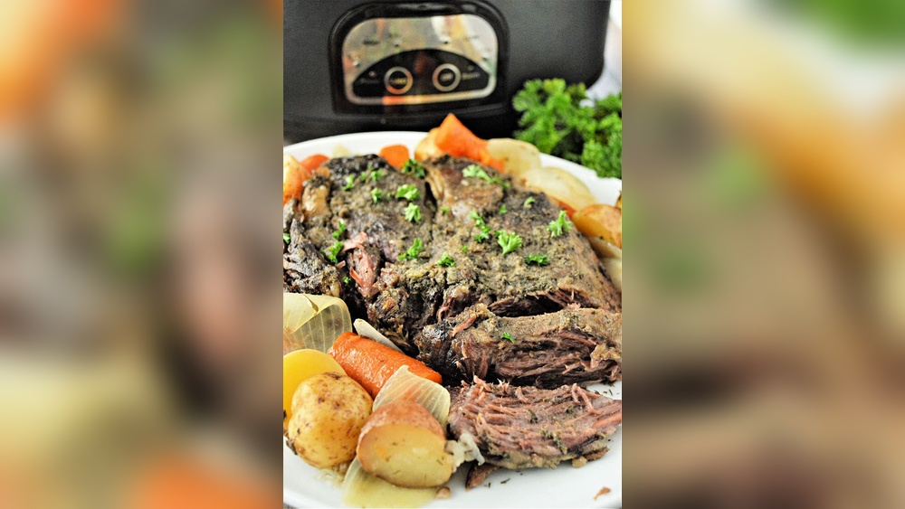 can you put a frozen roast in a slow cooker.jpg