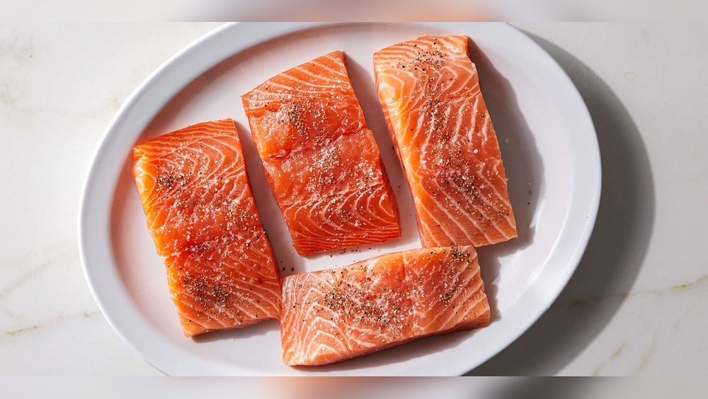 how long can you refrigerate cooked salmon.jpg
