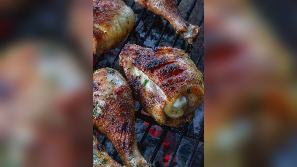how long cook chicken on charcoal grill.jpg