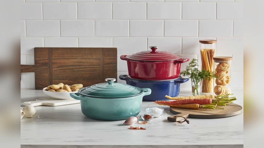 slow cooker vs dutch oven.jpg